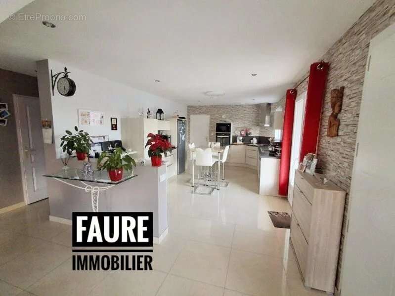 Maison à PIERRELATTE