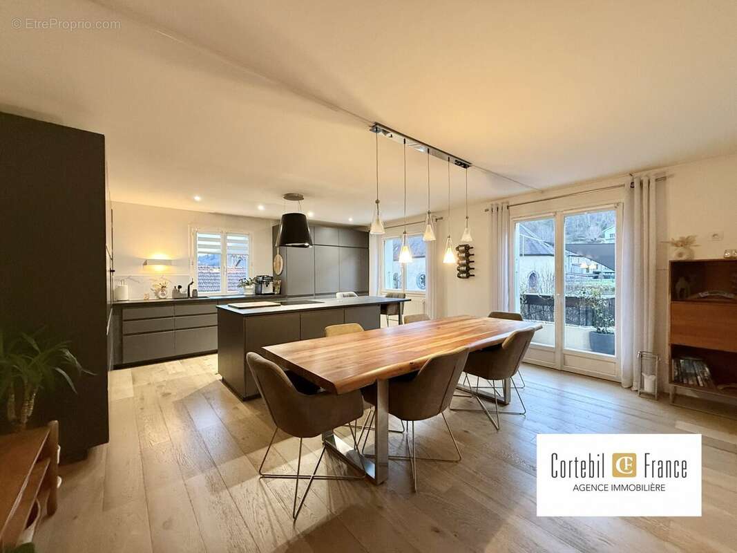 Appartement à MONNETIER-MORNEX