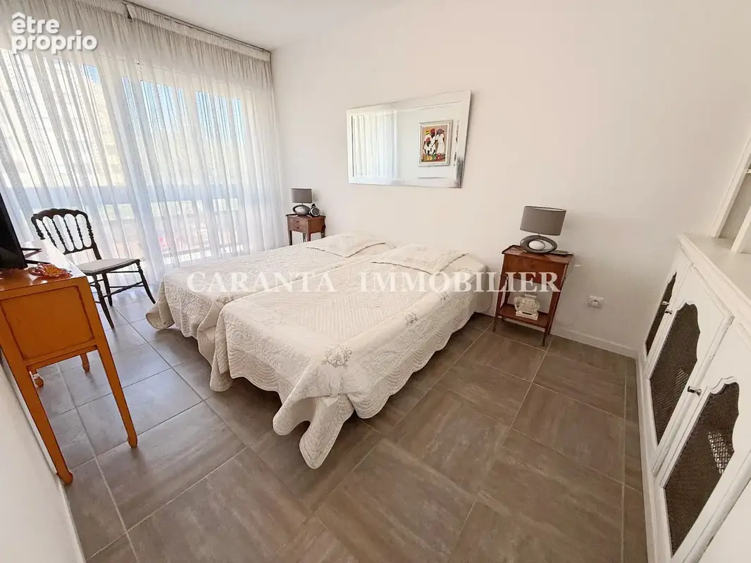 Vente appartement 3 pièces Ste Maxime proche centre avec parking, clim et cave parfait état - photo 6