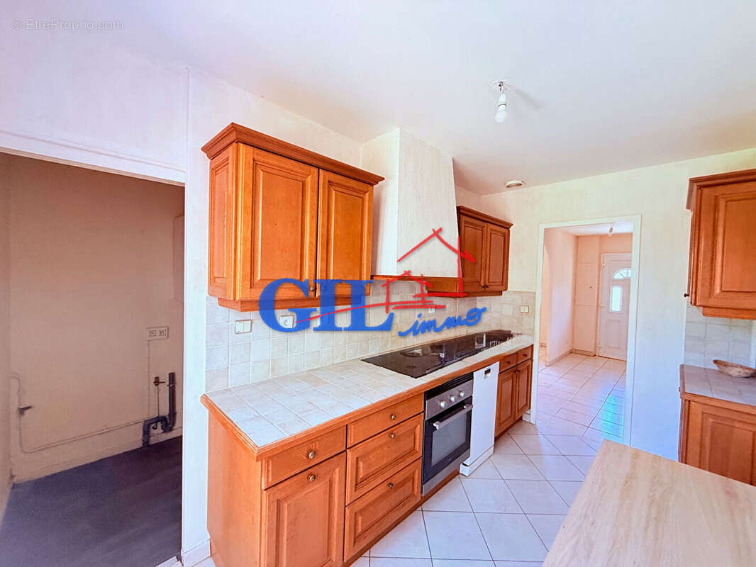 Maison à SAVIGNY-LE-TEMPLE