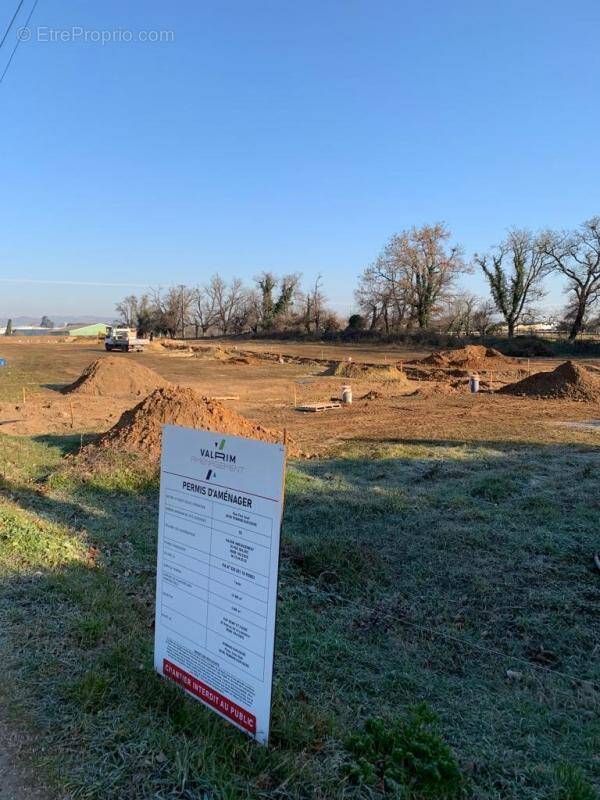 Terrain à ROMANS-SUR-ISERE