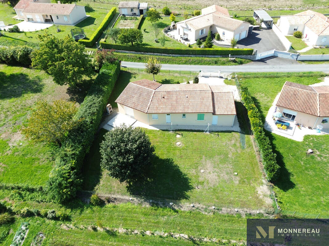 Maison à REIGNAC