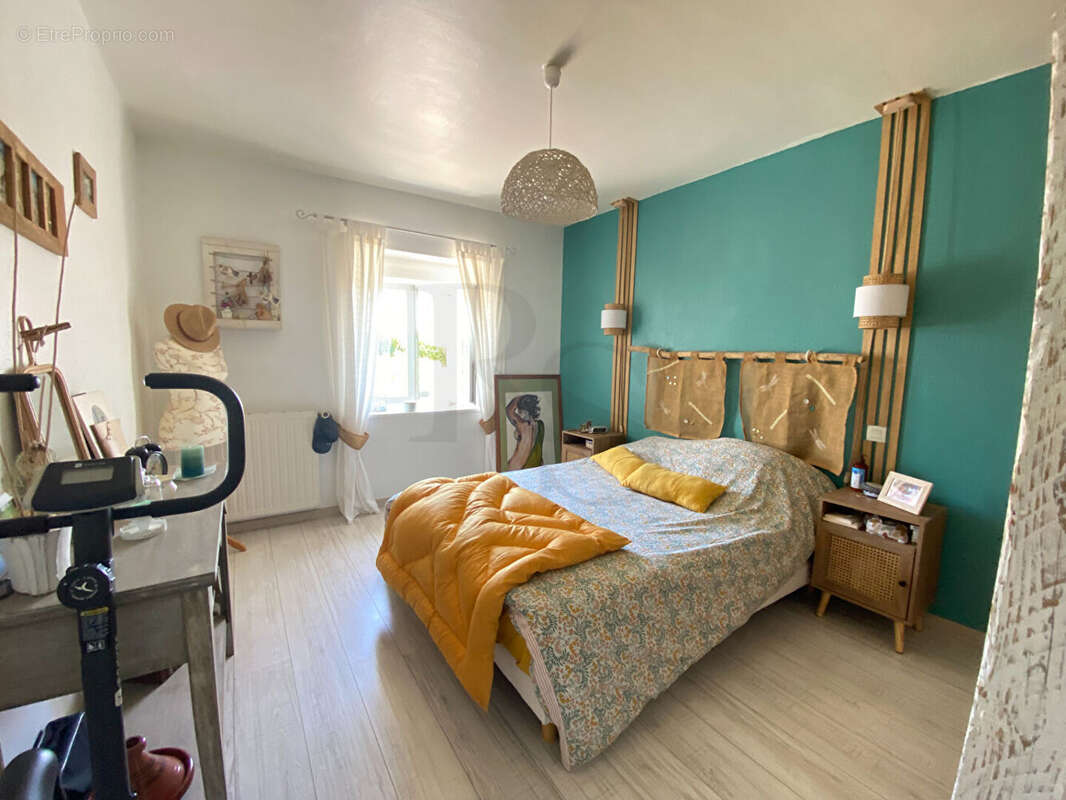 Maison à MONTREUIL-AU-HOULME