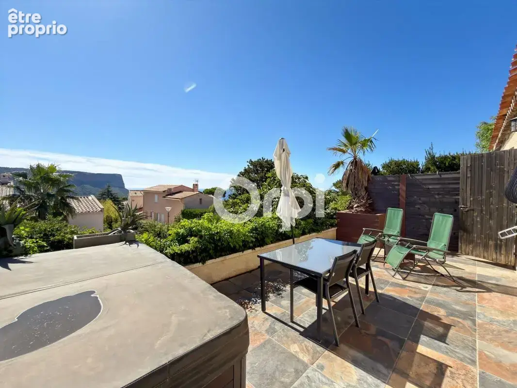 ** Cassis - Ensemble de trois appartements ** - photo 5