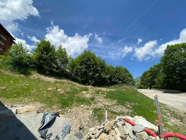 Terrain à LE CHATEL