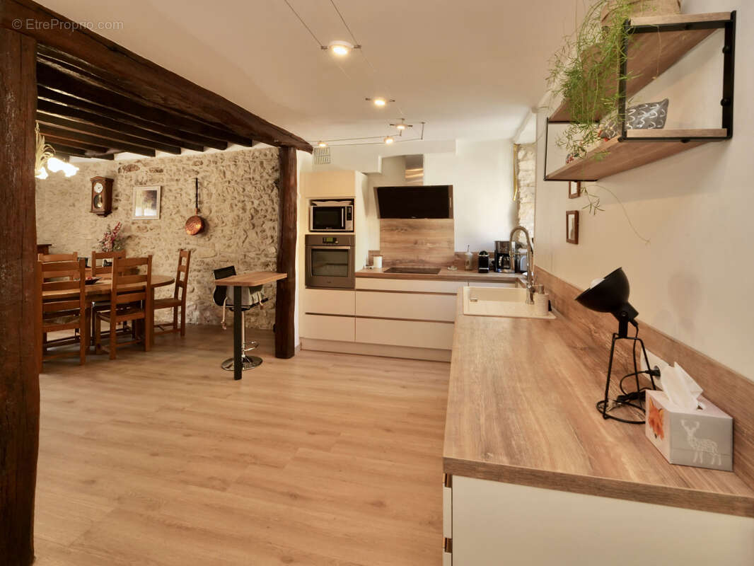 Maison 142 m² à Valence-En-Brie  - photo 8
