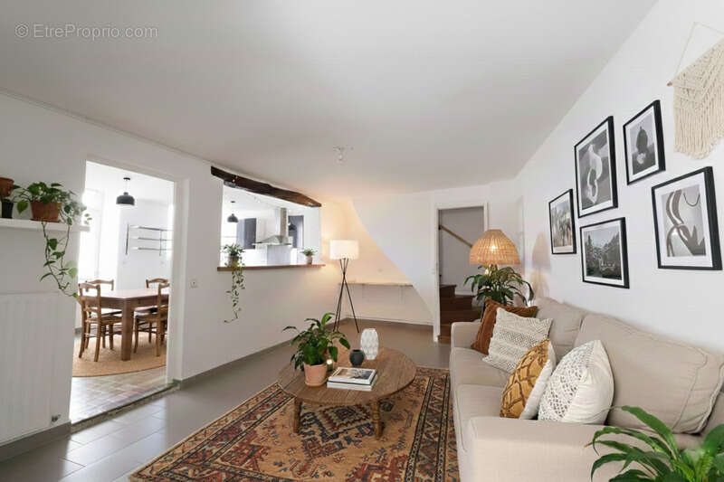 Dpt Yonne (89), à vendre  SAINT VINNEMER Maison rénovée 3 chambres + dépendances 60 m² – Potentiel extension >150 m² – Cœur de v - photo 2