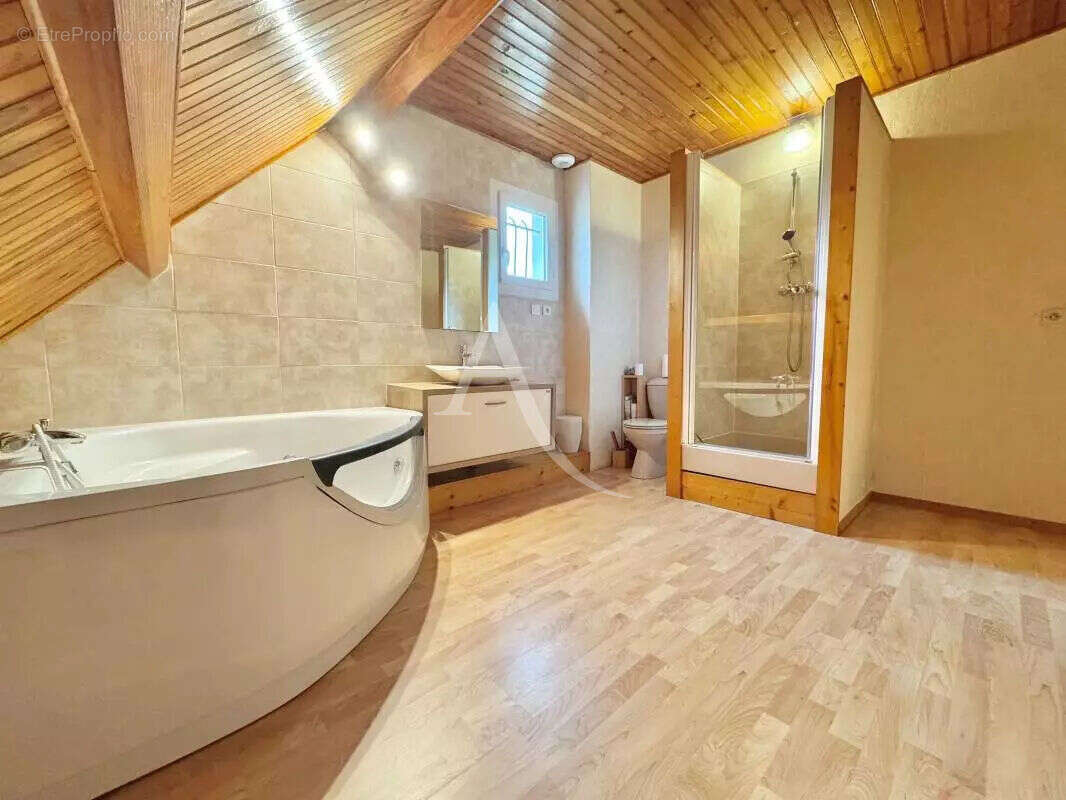 Maison à CHEVRY-COSSIGNY