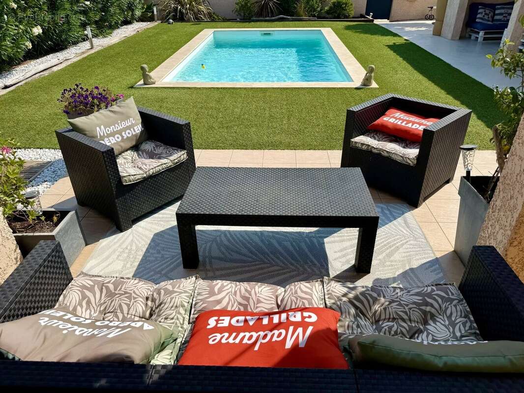 Superbe villa avec piscine sur belle parcelle de terrain arborée - photo 12