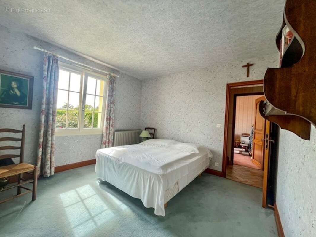  Maison familiale 7 pièces – 186 m² – Plain-pied – Terrain arboré de 2200 m² – AIRVAULT (Barroux) - photo 8