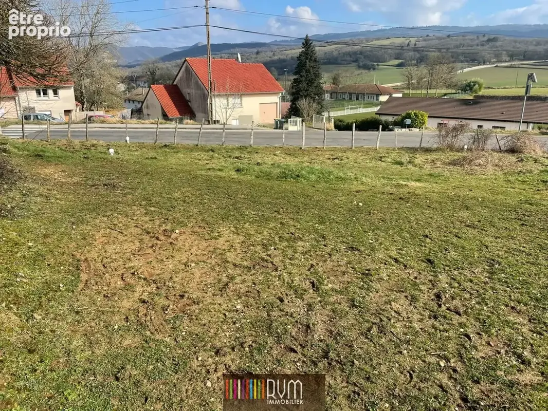 Terrain 685 m² à vendre à Hautecourt-Romaneche (01250) - photo 2