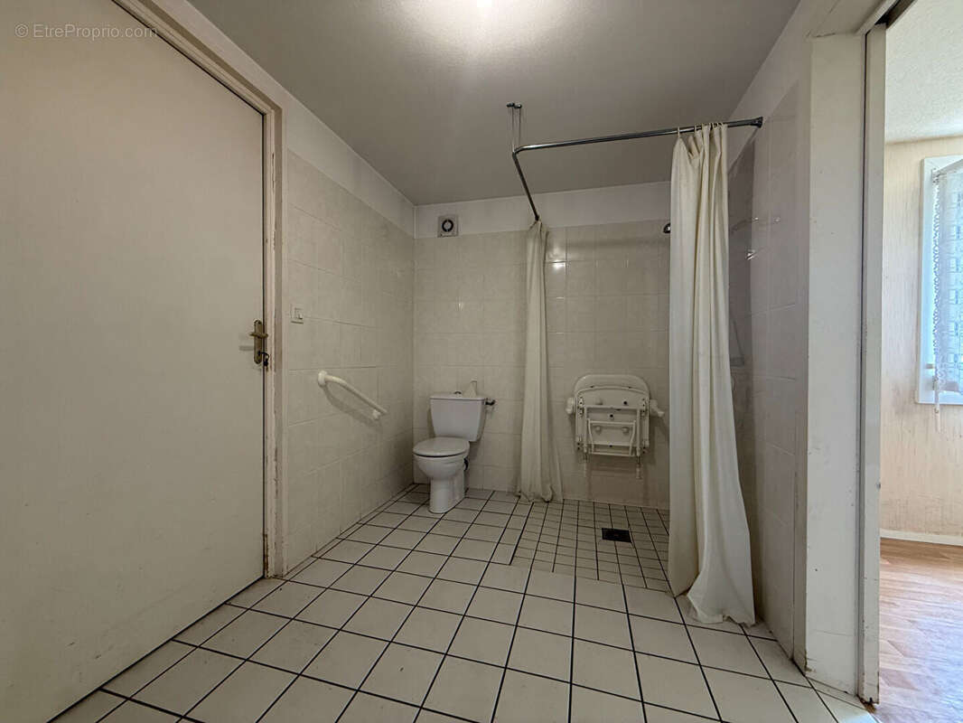 Maison familiale avec un espace idéal pour concilier vie privée et activité professionnelle - photo 17