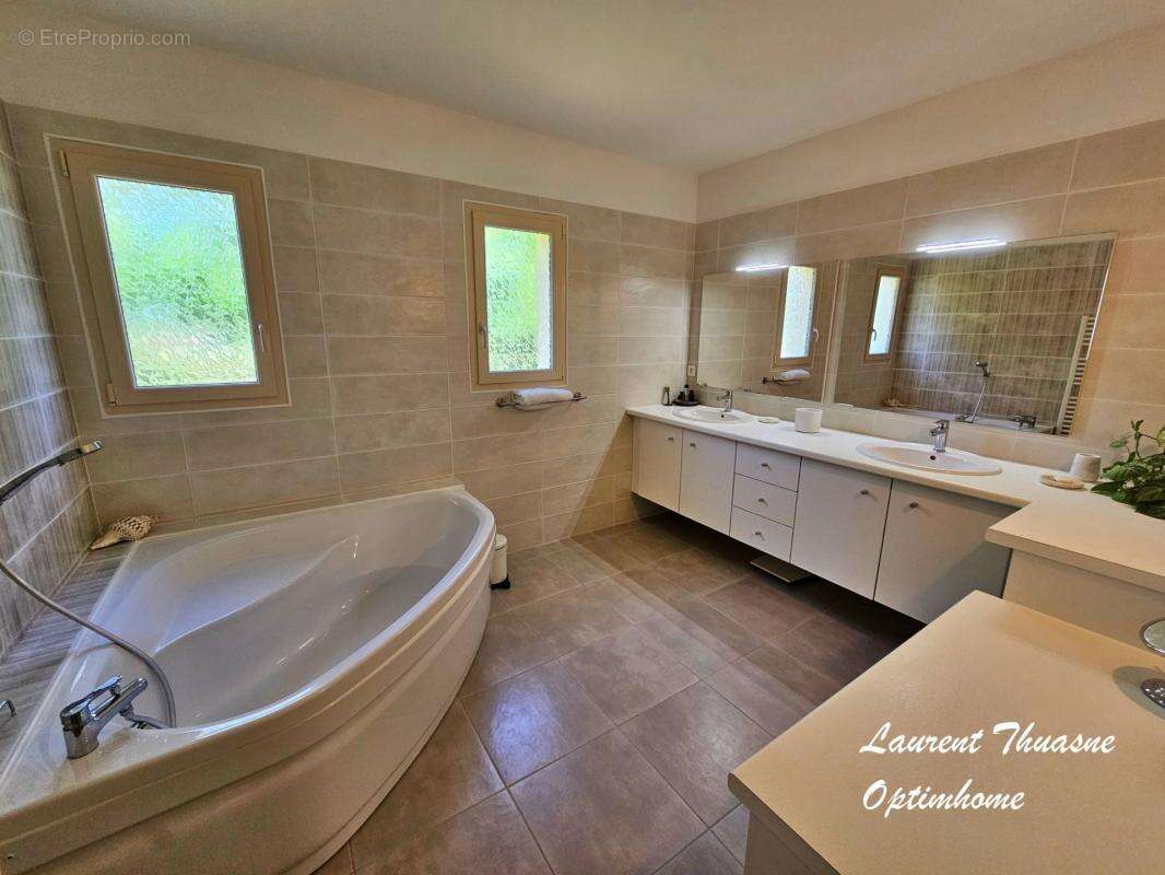 Maison 7 pièces 5 chambres avec deux gîtes au calme - photo 12