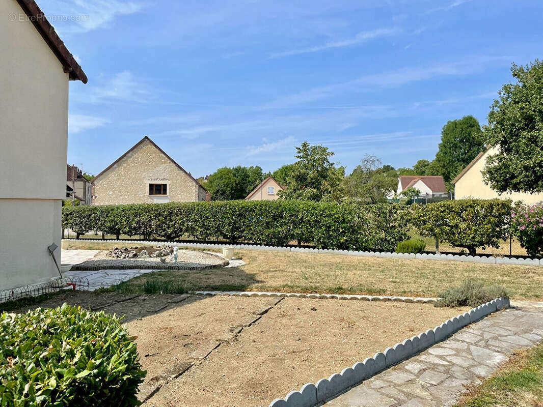 Maison 52 m² à Saint-Florentin  - photo 3