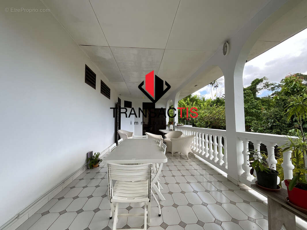 Immense appartement avec terrasse 4 pièces à acheter à Matoury - photo 5
