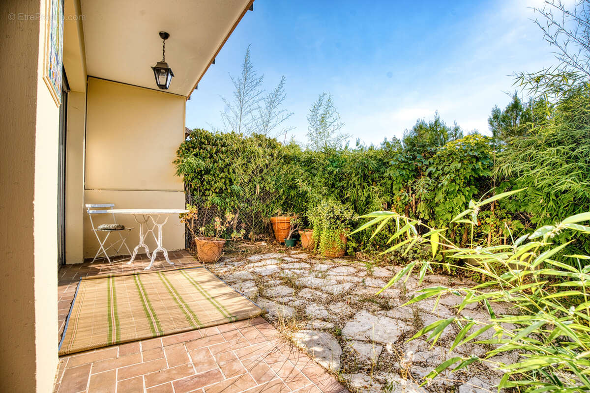 Nice Valrose - 2p jardin privatif + garage - photo 2