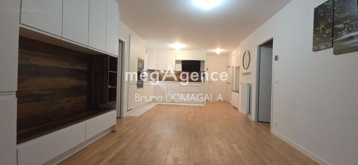 Appartement à VOISINS-LE-BRETONNEUX