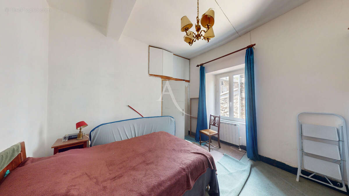 Maison à CUXAC-CABARDES