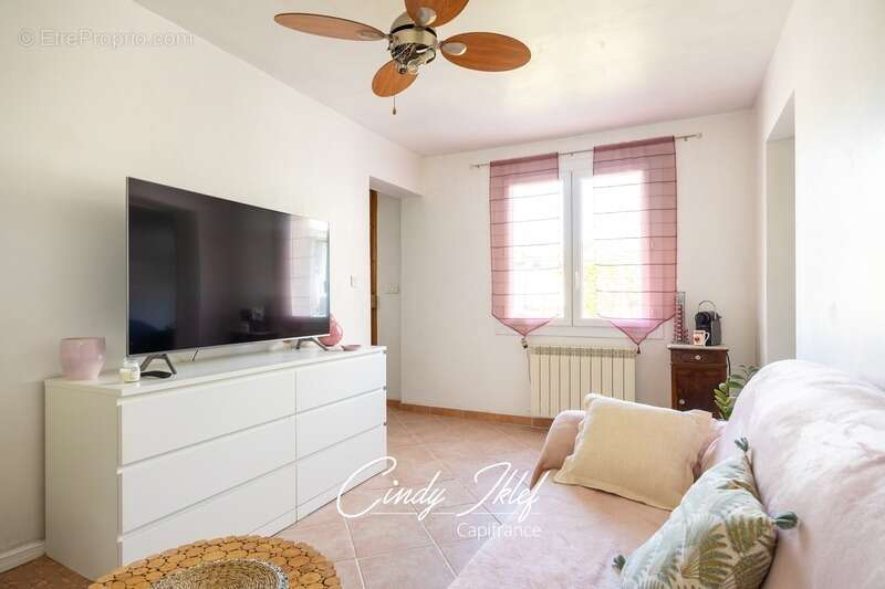 Maison à CHATEAUNEUF-LES-MARTIGUES