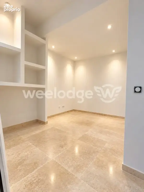 Appartement 4 pièces 109 m² à vendre à Saint-Gilles (30800) - photo 4