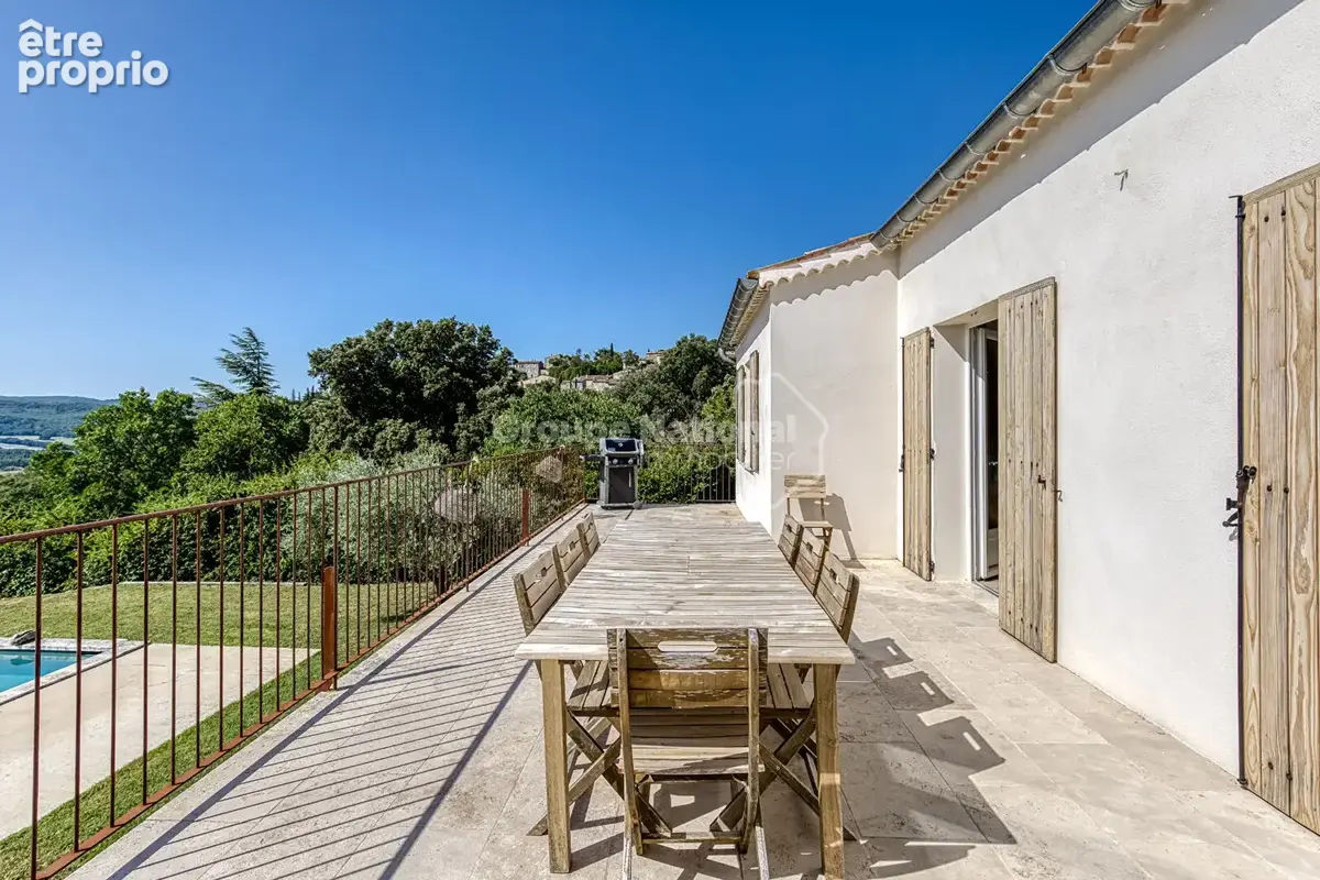 À Reillanne - Maison rénovée, 5 chambres, piscine, vue dégagée - photo 8