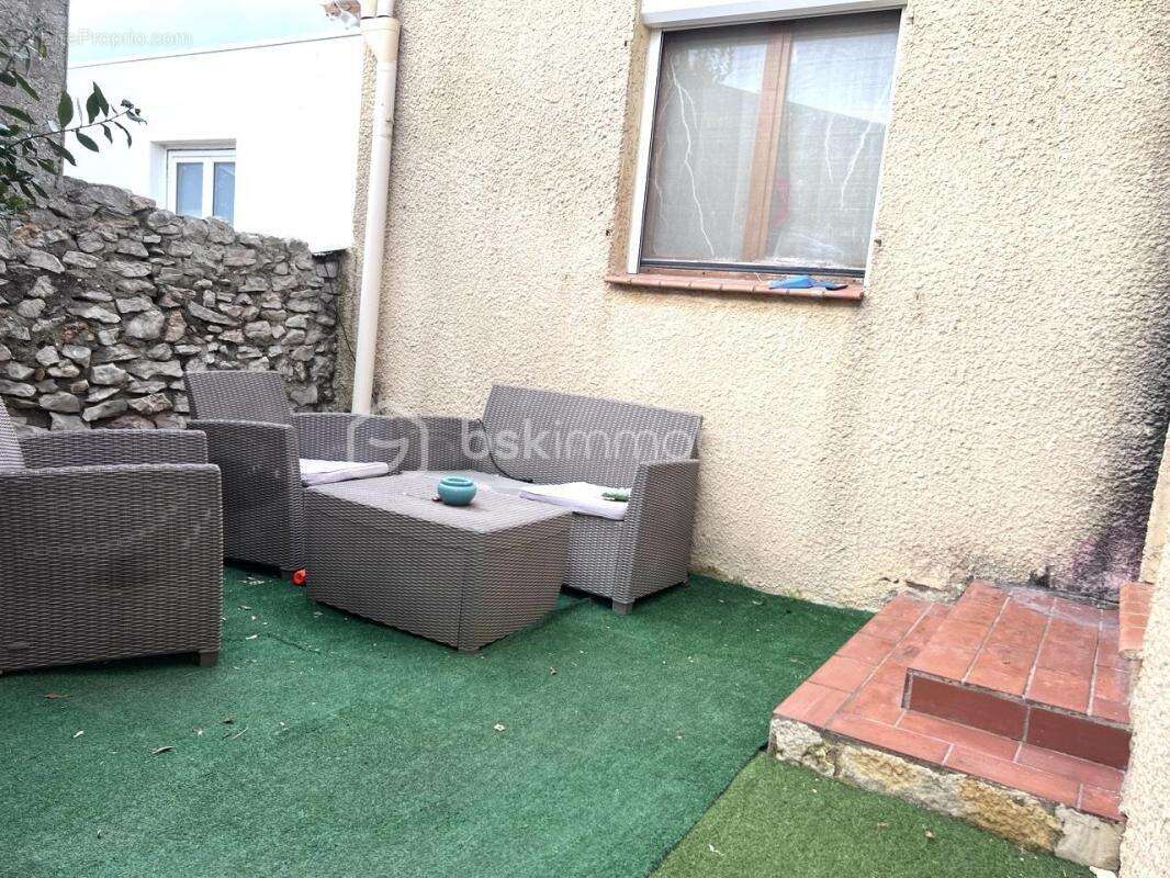 Maison F3 à rafraichir de plain pied de 94,46  m2, 2 chambres sur 191 m2 de terrain - photo 9
