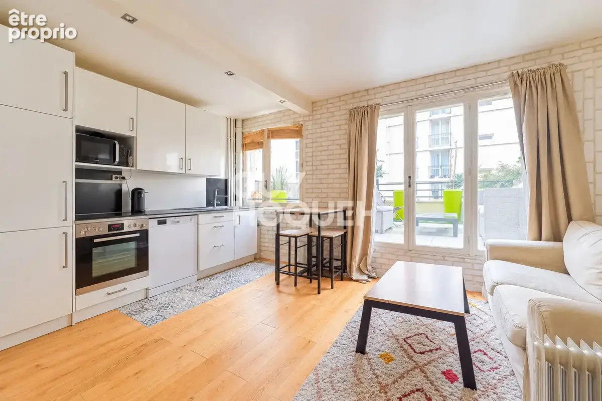 Studio en parfait état général avec une terrasse de 18m² ! - photo 3