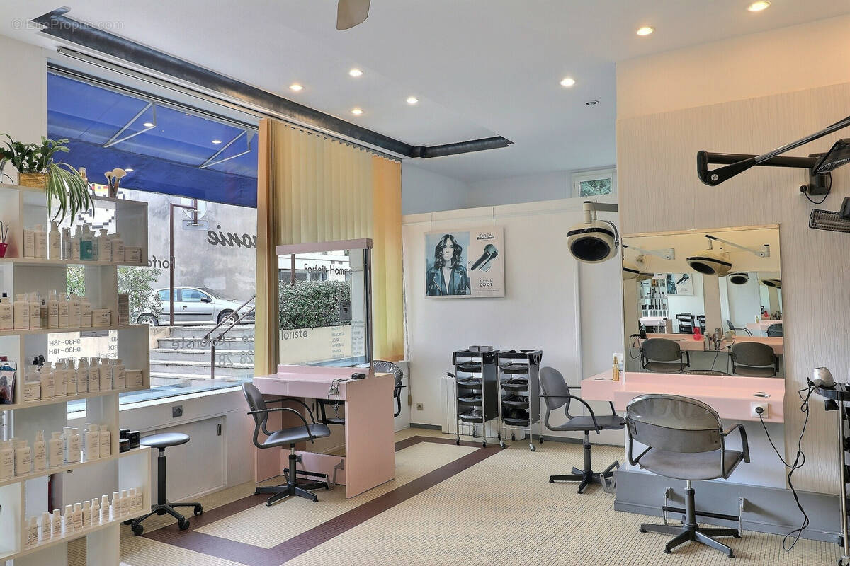 Commerce à VERSAILLES