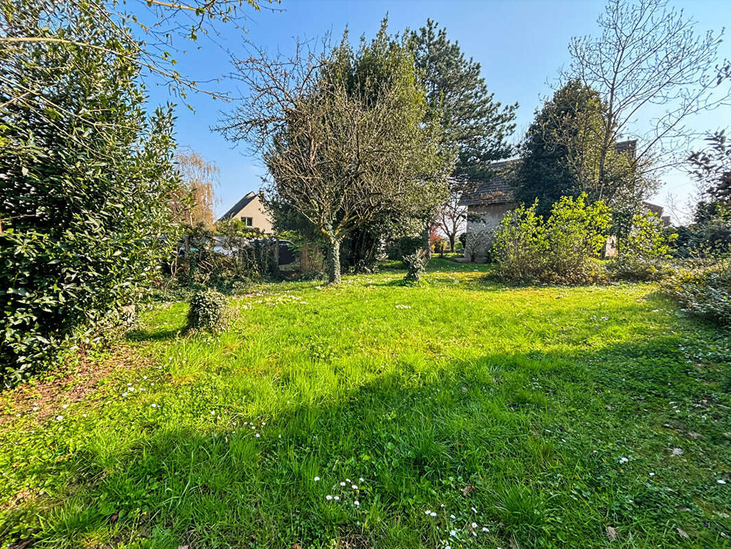 Maison à VERRIERES-LE-BUISSON