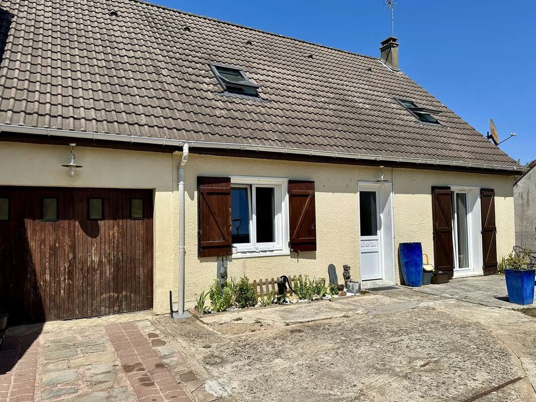 Maison familiale. Quartier recherché. - photo 2