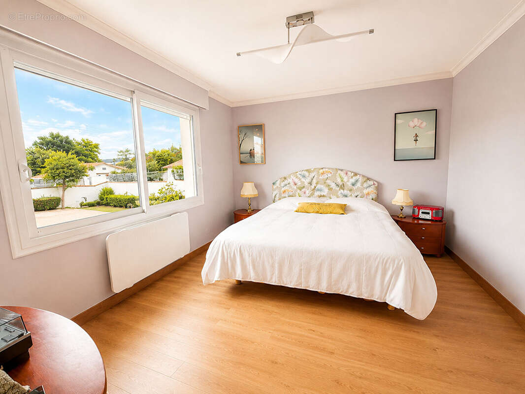 Maison avec grande parcelle de terrain - photo 5