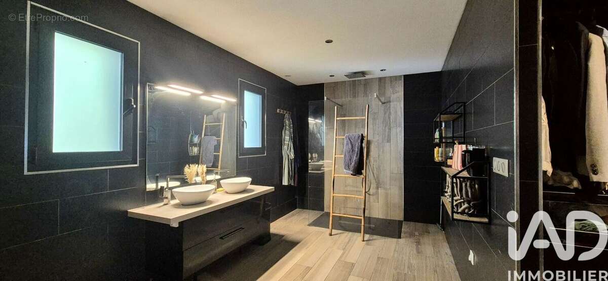 Photo 8 - Maison à SAINT-ETIENNE