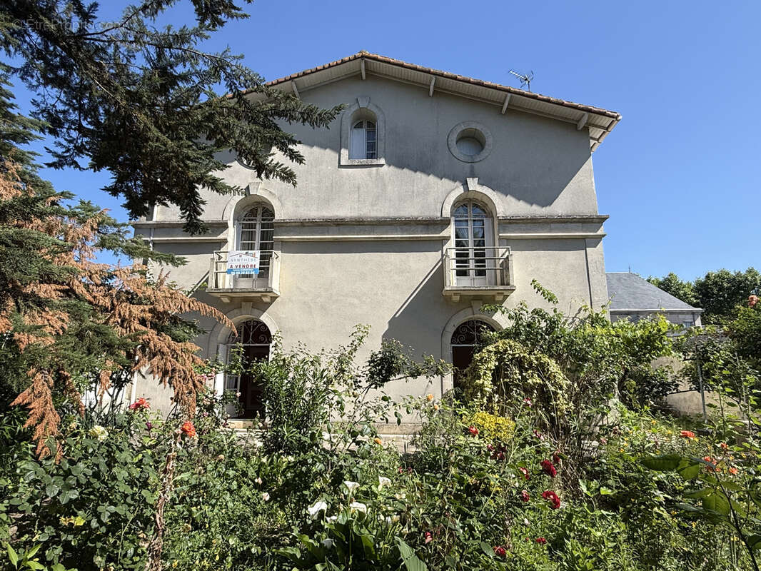 Maison à SAINTES