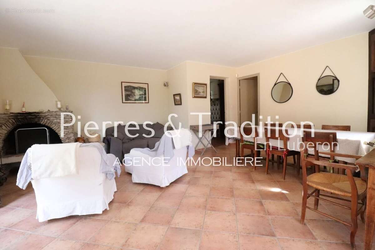 Maison à ROUSSILLON