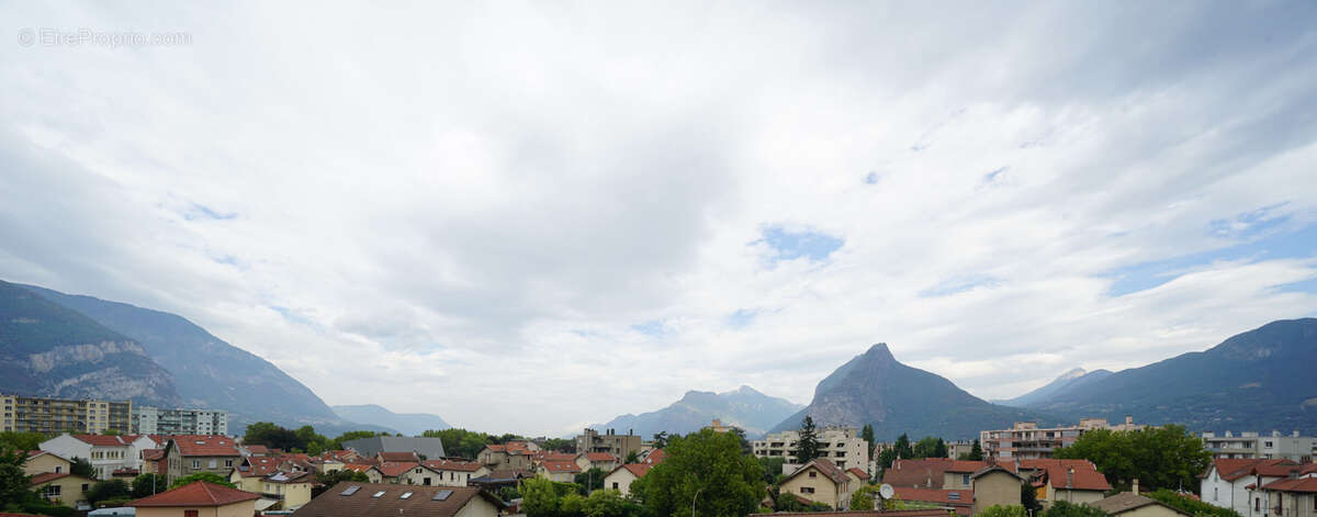 Appartement à FONTAINE