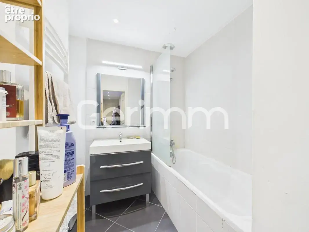 Vente - Appartement - 3 pièces + cuisine - 53,53 m² - 143 000 € - photo 6