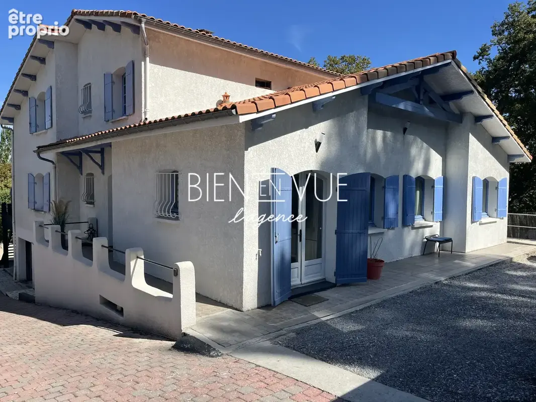 Grande demeure au PYLA  de 3 niveaux avec piscine, T3 indépendant et potentiel professionnel - photo 3