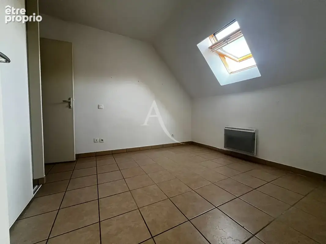 Appartement T2 avec balcon et piscine - Résidence Aquilon à Lux (71100) - photo 3