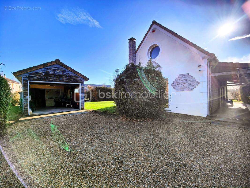 Maison à BAZAINVILLE