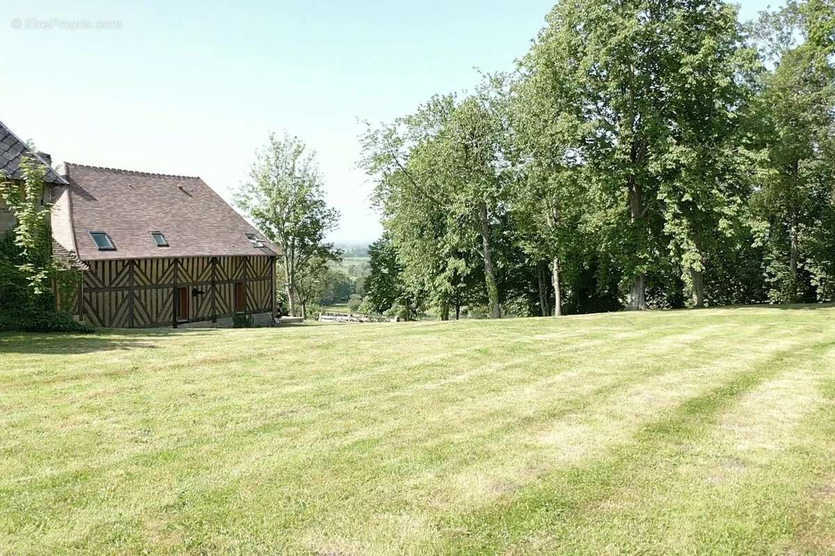 Maison à SAINT-PIERRE-SUR-DIVES