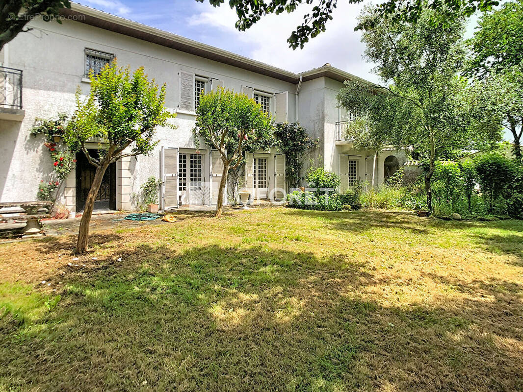 Maison à BORDS