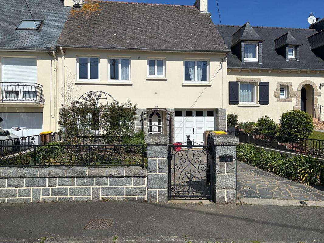Maison à TREGUEUX
