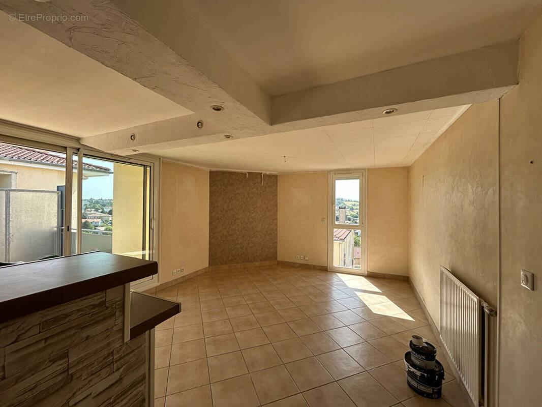 Photo 1 - Appartement à ROCHE-LA-MOLIERE