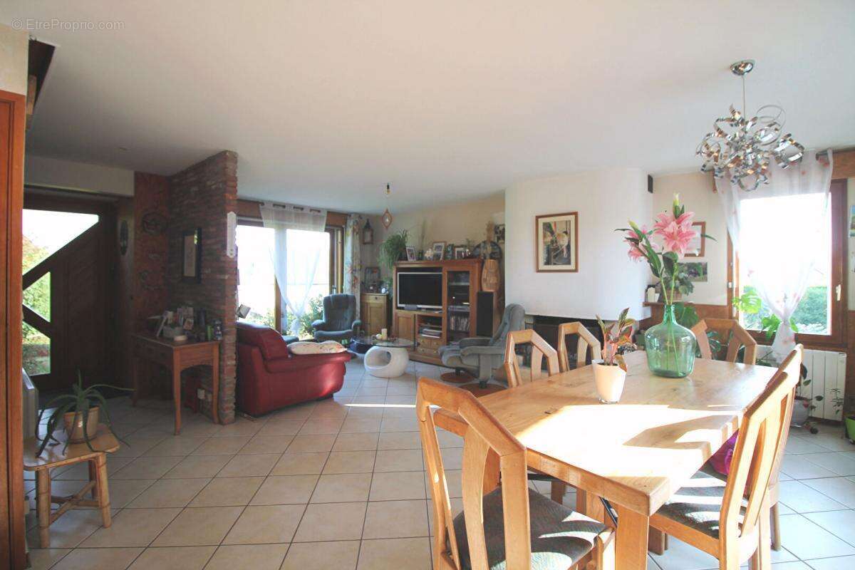 Maison Guemappe 8 pièce(s) 136m² - photo 9