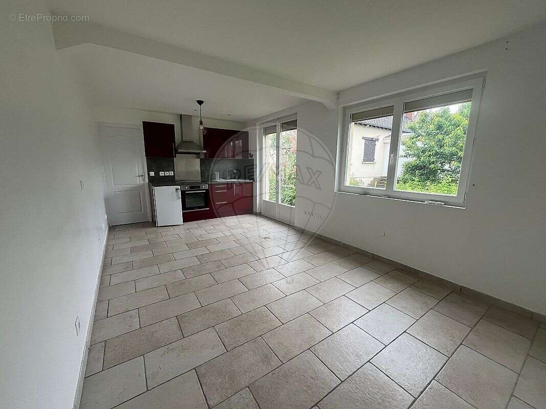 Maison à VARENNES-SUR-SEINE