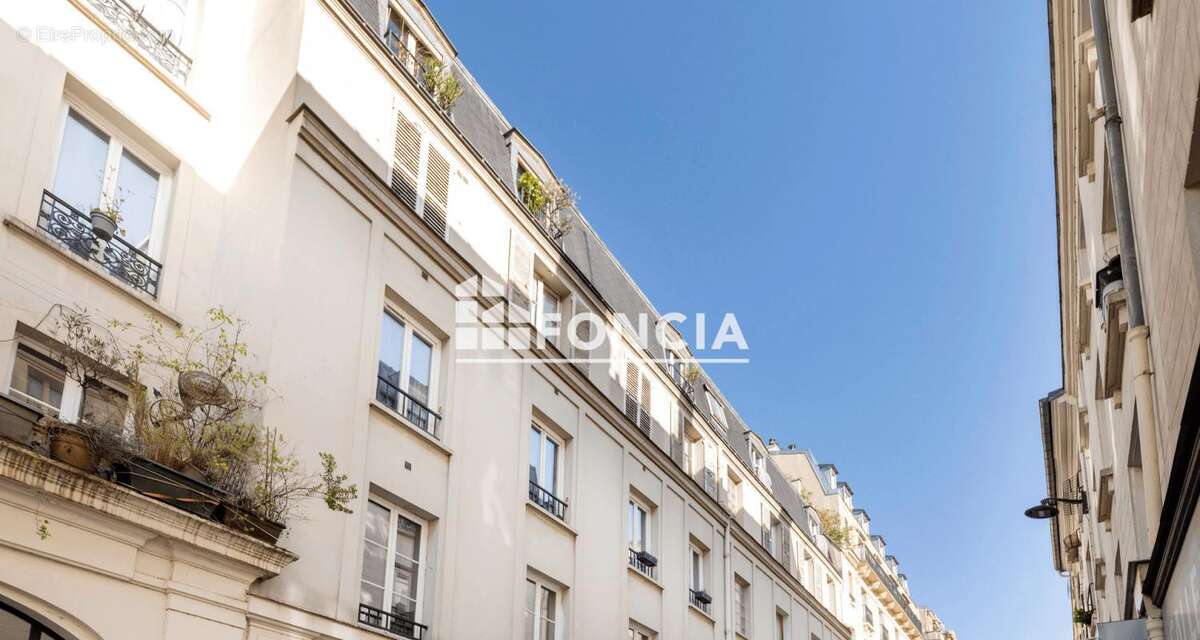 Appartement à PARIS-10E