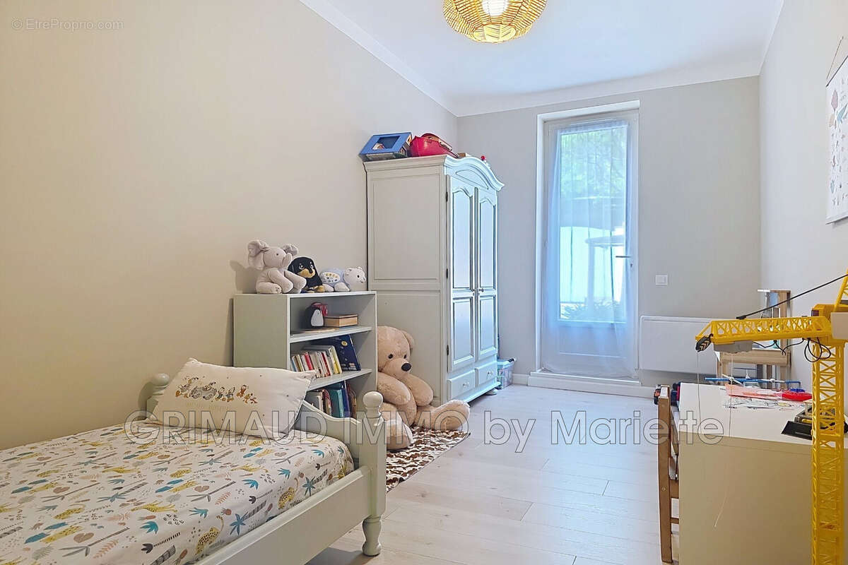 Appartement à GRIMAUD
