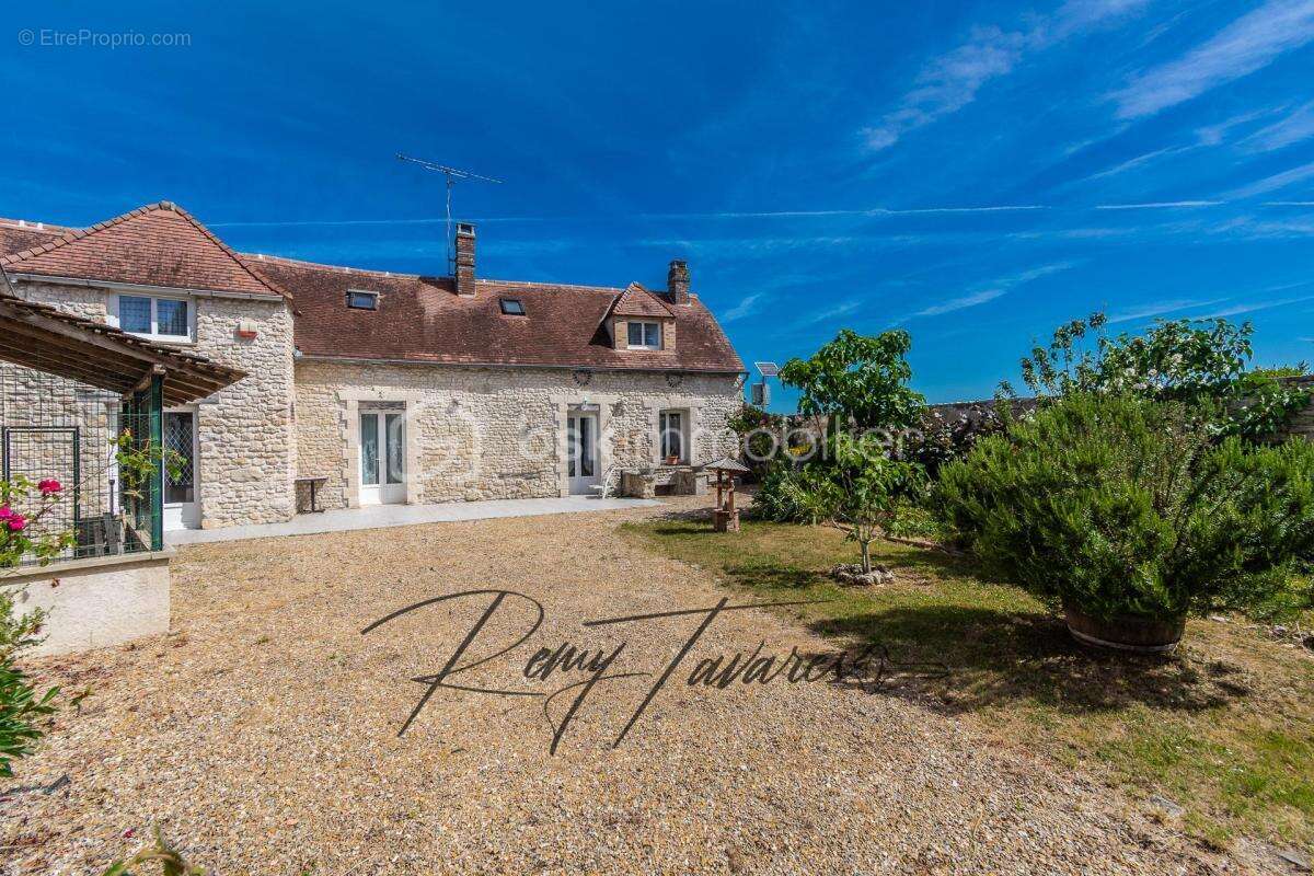 EXCLUSIVITÉ – Magnifique longère du XVIIe siècle à fort potentiel (300 m² et jusqu'à 7 Chambres) – Remauville - photo 25