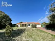 Maison de plain-pied sur n grand terrain. - Maison à SAINT-HILAIRE-LA-FORET