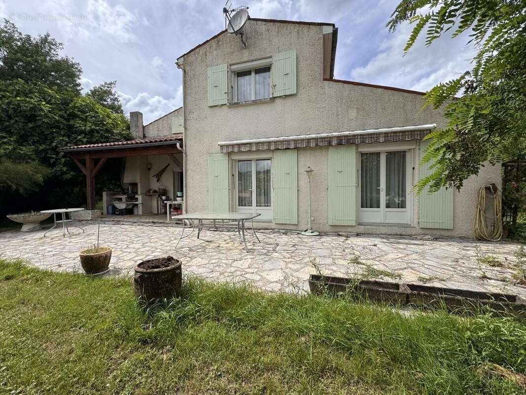 Maison 220 m² à Fontcouverte  - photo 2